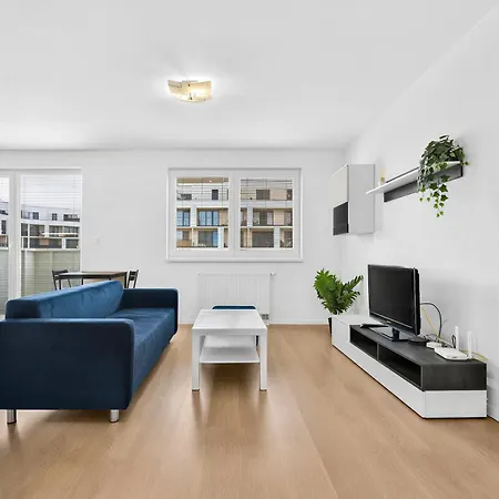 Quiet Spacious Business With On-site Parking