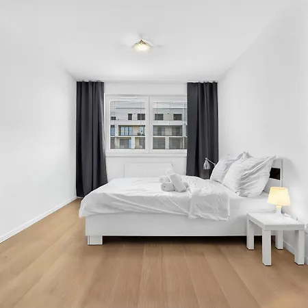 Quiet Spacious Business With On-site Parking * Raca