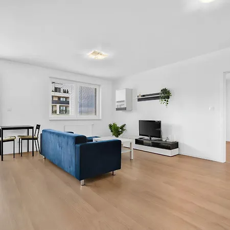 Quiet Spacious Business With On-site Parking Appartement *